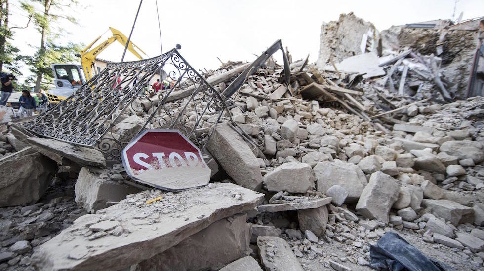 Amatrice, 24 agosto 2016
(ANSA/ MASSIMO PERCOSSI)